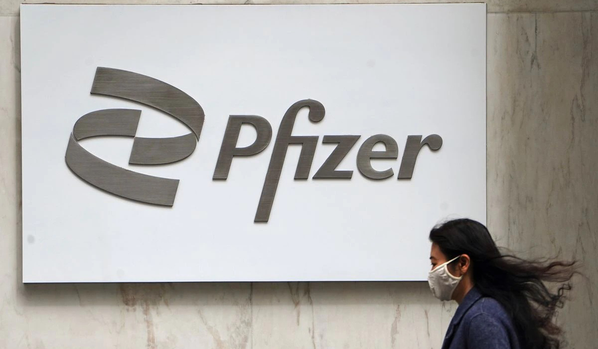 Pfizer, Merck launch new trials of oral COVID-19 drugs